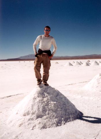 They pile the salt to dry before harvesting