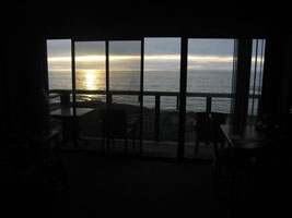 sea view king room at Timber Cove Inn