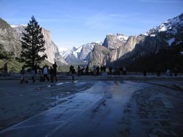 crowds at Tunnel View, Yosemite