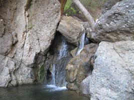 a waterfall in santa monica