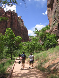Walking into the Narrows. zion, 2008